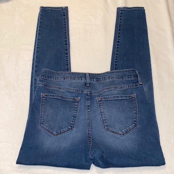 Old Navy Rockstar Skinny Jeans - Picture 4 of 5